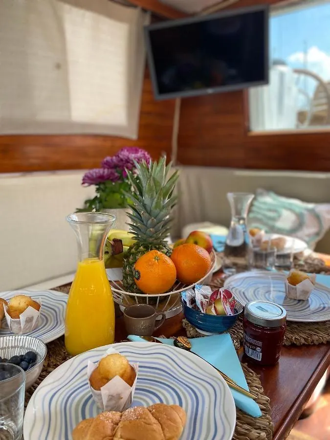 Bateau-hôtel Hotel Sailing Nights Boat&Breakfast à Alghero